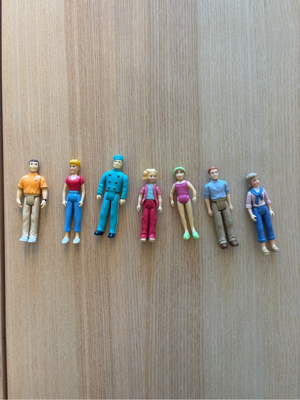 Vintage 90’s! Lot of 7 Fisher Price Sweet Street Dollhouse figures! (A)